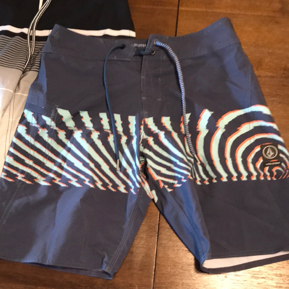 Bundle Of 2 Swim Trunks Volcom & Goodfellow W28 - image 2